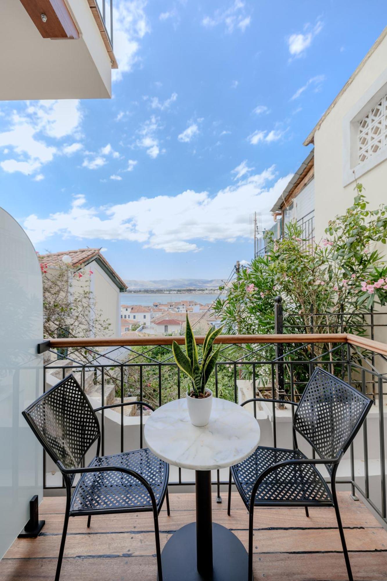 Nafplion Comfy Suites Exterior photo